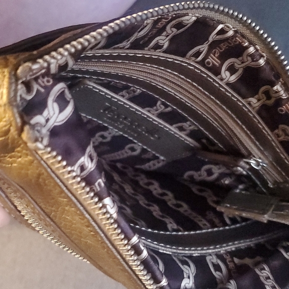 Fun gold crossbody bag - Picture 4 of 7